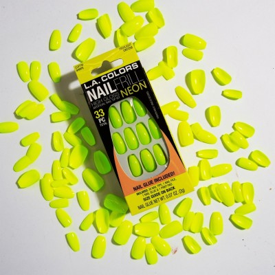 L A COLORS NAIL FRILL NEON ARTIFICIAL NAIL TIP